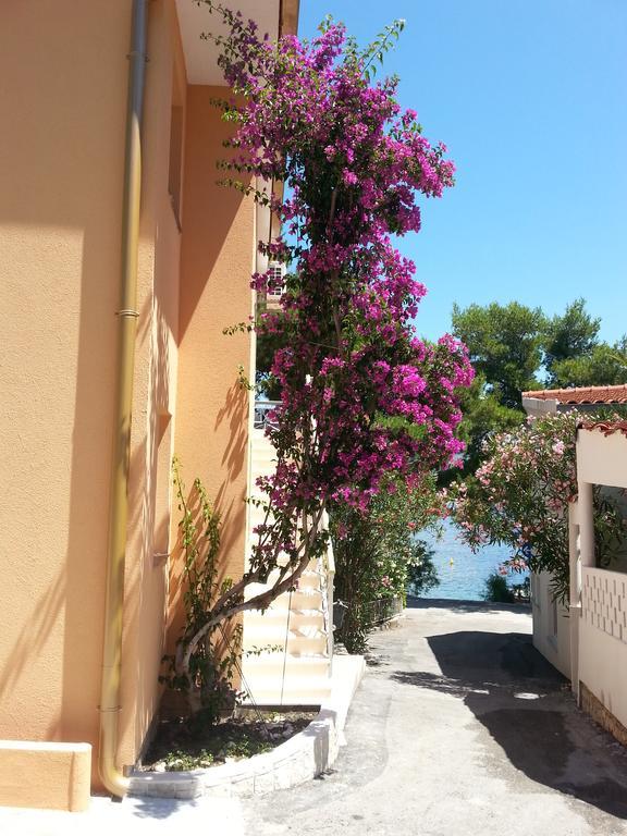 Holiday Home Milenka Rogoznica  Bagian luar foto
